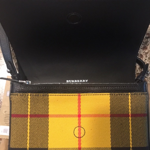 Sold NWT Tartan Mix Hampshire Crossbody Wallet - Picture 3 of 8